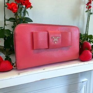 COA🍓PRADA🍓Strawberry🍓Saffiano Leather Bow Continental Wallet